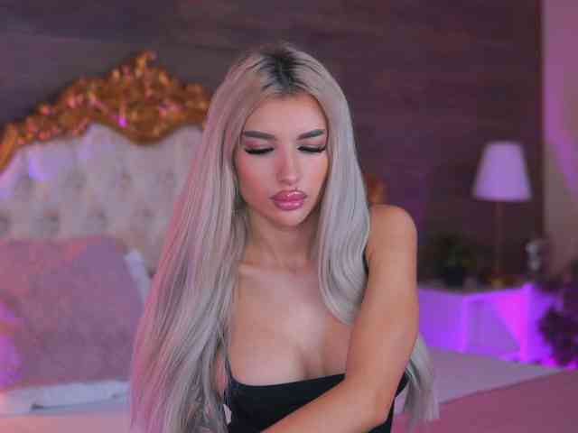 JuicyJessye webcam