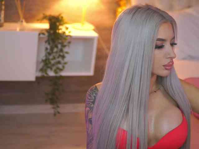 JuicyJessye webcam