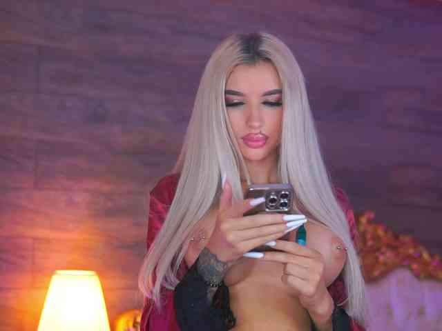 JuicyJessye webcam