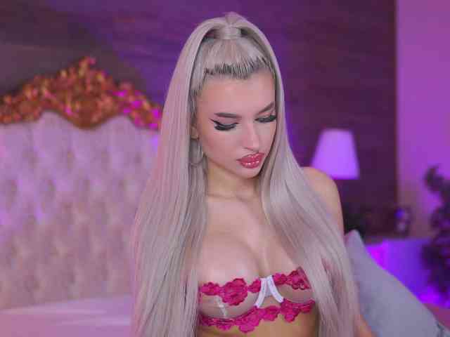 JuicyJessye webcam