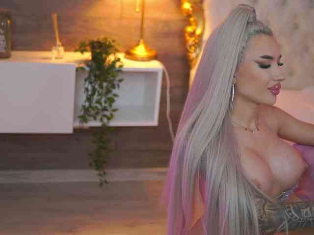 JuicyJessye webcam