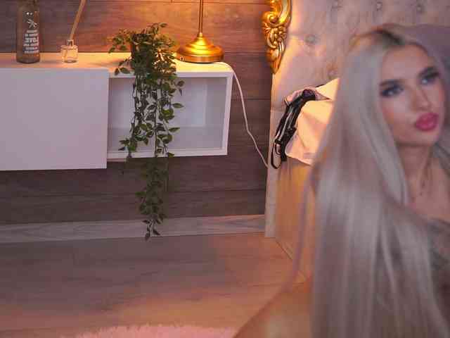 JuicyJessye webcam