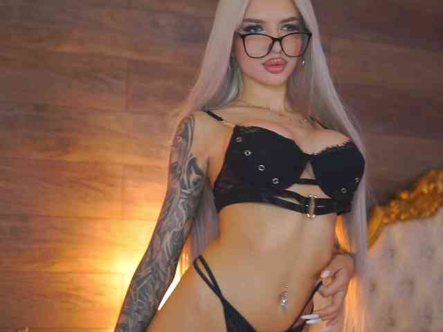 JuicyJessye webcam