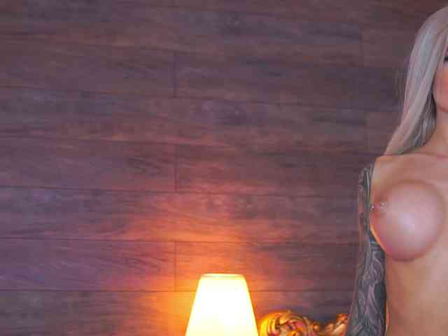 JuicyJessye Live Webcam on BongaCams