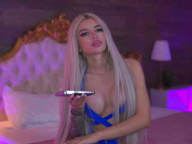 JuicyJessye webcam