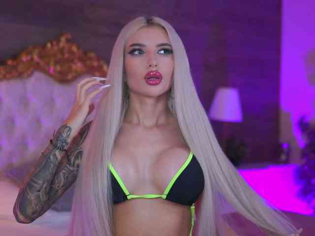 JuicyJessye webcam