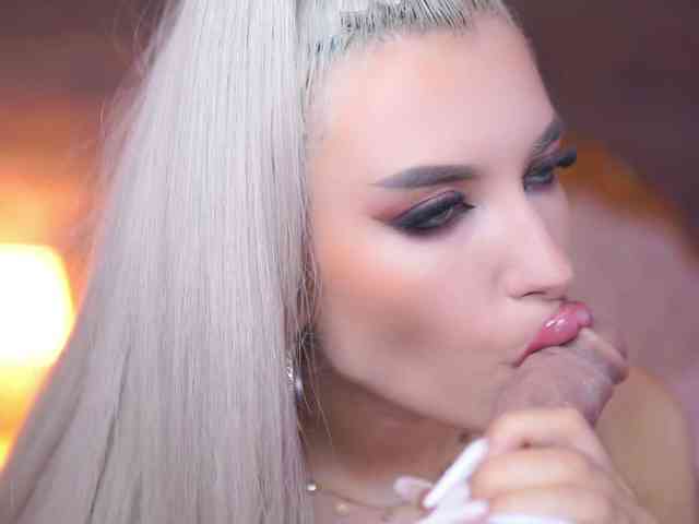 JuicyJessye webcam