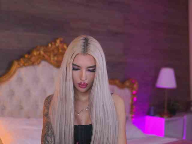 JuicyJessye webcam