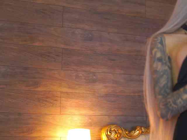 JuicyJessye webcam