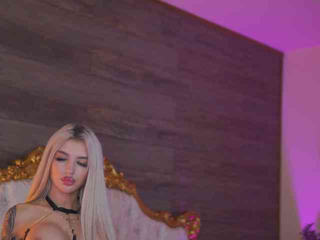 JuicyJessye webcam