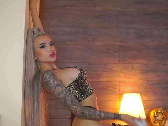 JuicyJessye webcam