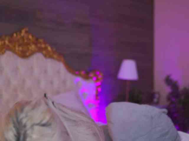 JuicyJessye webcam