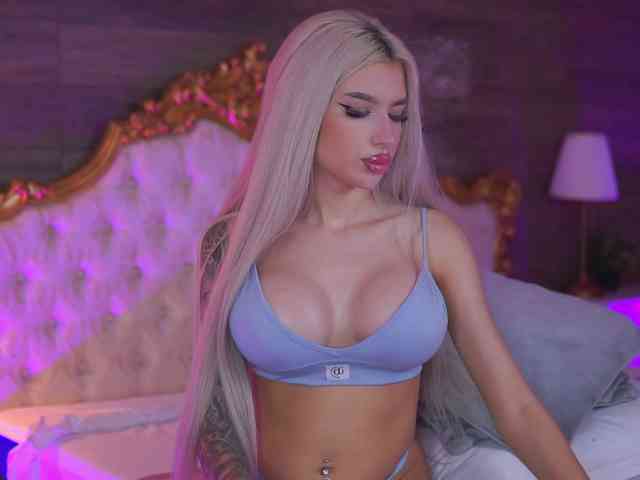 JuicyJessye webcam