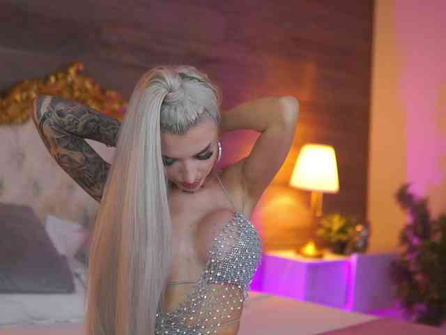 JuicyJessye webcam