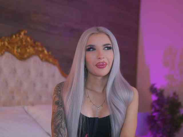 JuicyJessye webcam