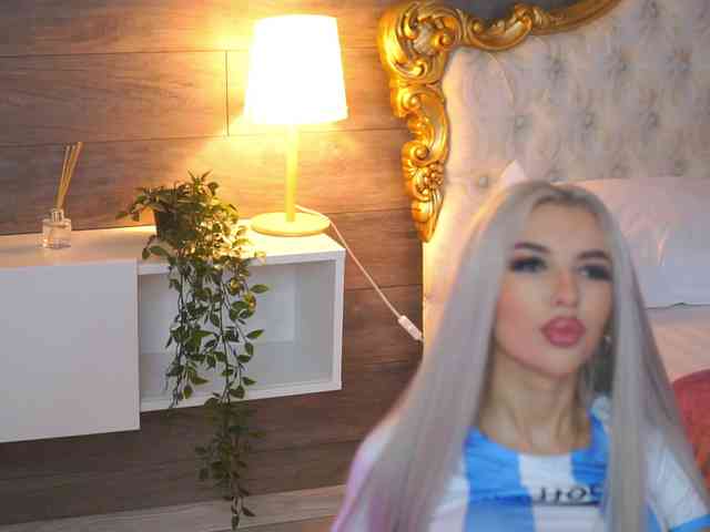 JuicyJessye webcam