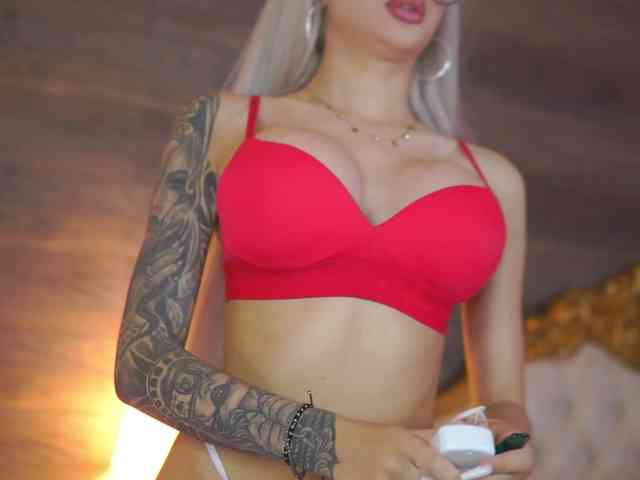 JuicyJessye webcam