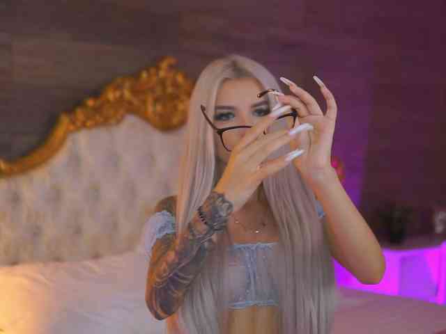 JuicyJessye webcam