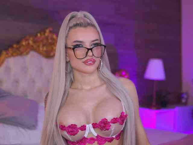 JuicyJessye webcam