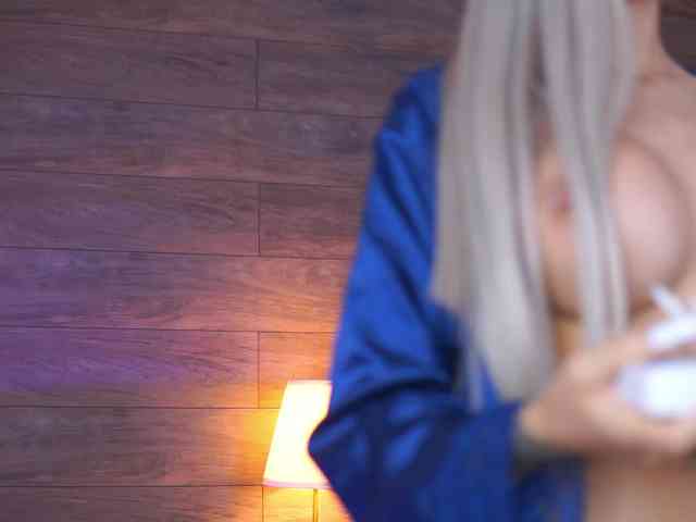 JuicyJessye webcam