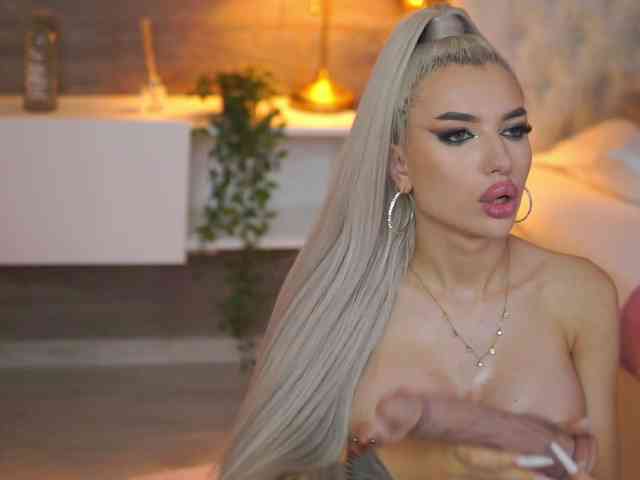 JuicyJessye webcam