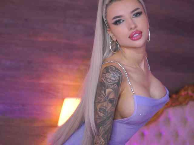 JuicyJessye webcam