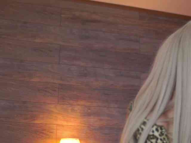 JuicyJessye webcam