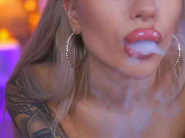 JuicyJessye webcam
