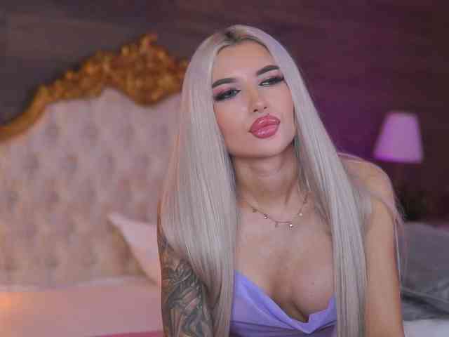 JuicyJessye webcam