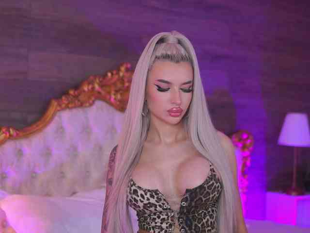 JuicyJessye webcam