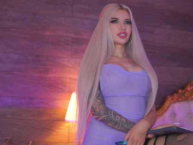 JuicyJessye webcam