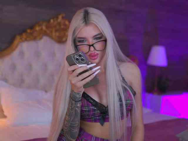 JuicyJessye webcam