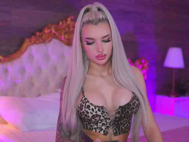 JuicyJessye webcam