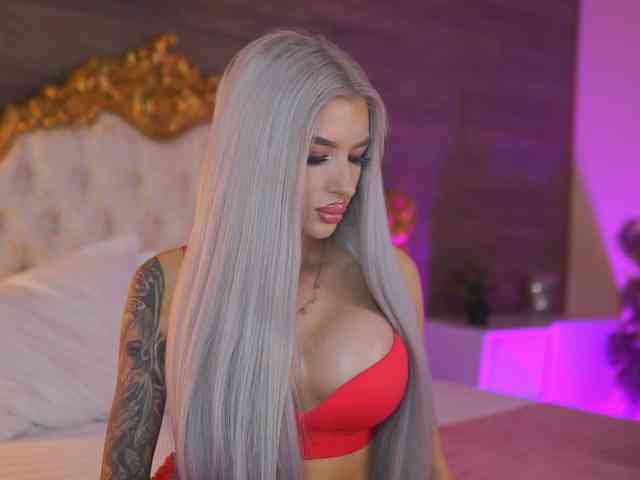 JuicyJessye webcam