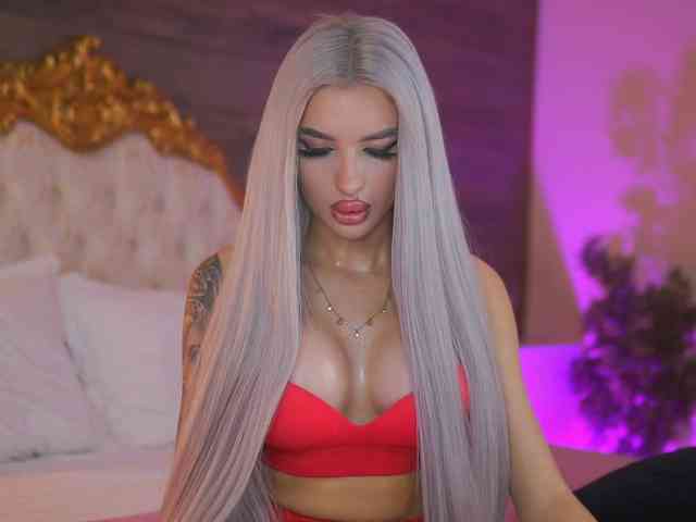 JuicyJessye webcam