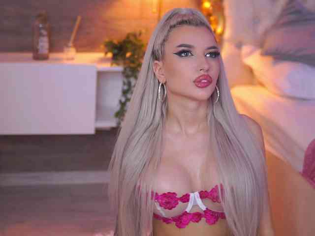 JuicyJessye webcam