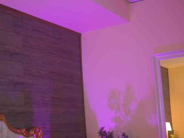 JuicyJessye webcam