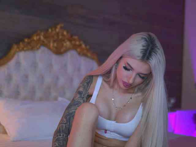 JuicyJessye webcam
