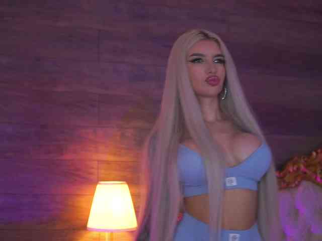 JuicyJessye webcam