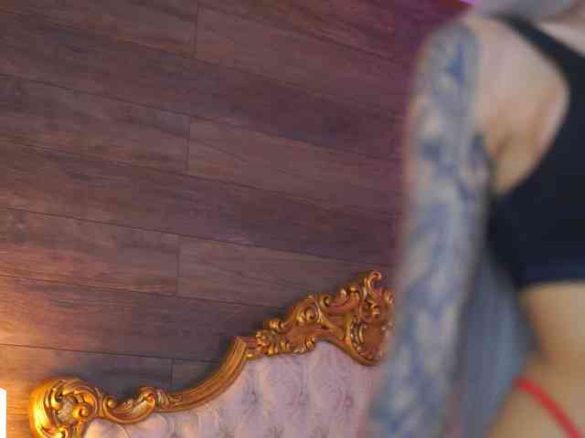 JuicyJessye webcam