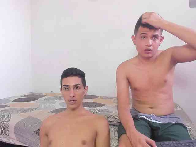 CoupleTwink12 Live Webcam on BongaCams