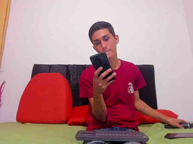 CoupleTwink12 CoupleTwink12