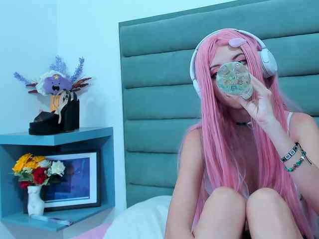 VanillyeWhite Live Webcam on BongaCams