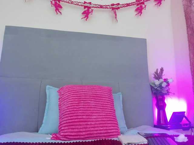 scarlethit's BongaCams show and profile