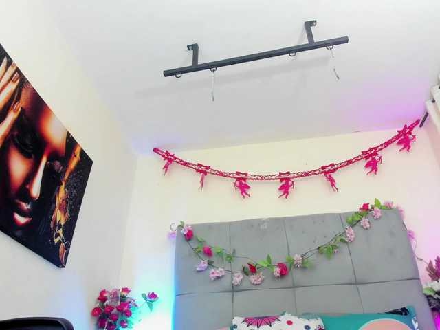 scarlethit's BongaCams show and profile