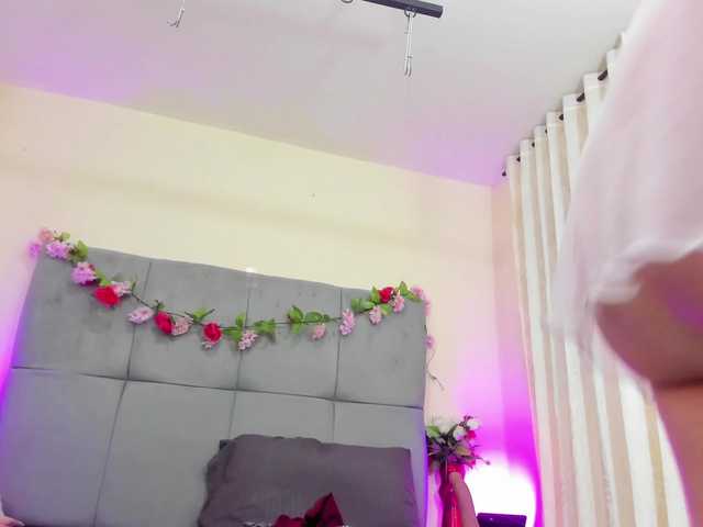 scarlethit's BongaCams show and profile