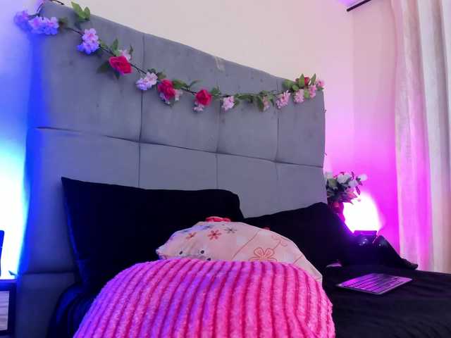 scarlethit's BongaCams show and profile