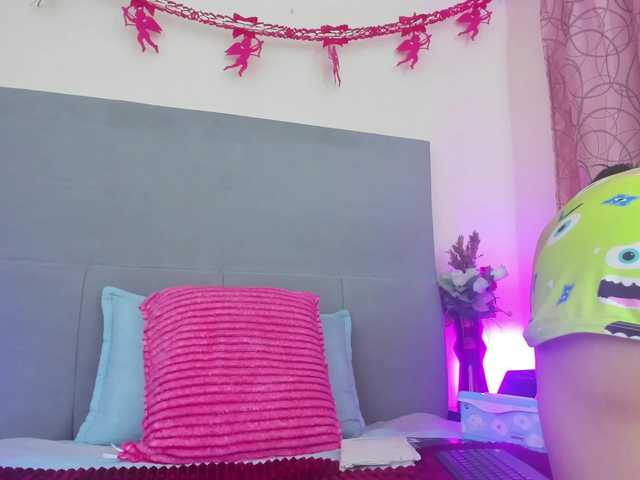 scarlethit's BongaCams show and profile