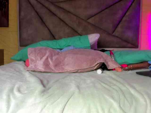 scarlethit webcam