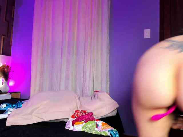 scarlethit webcam